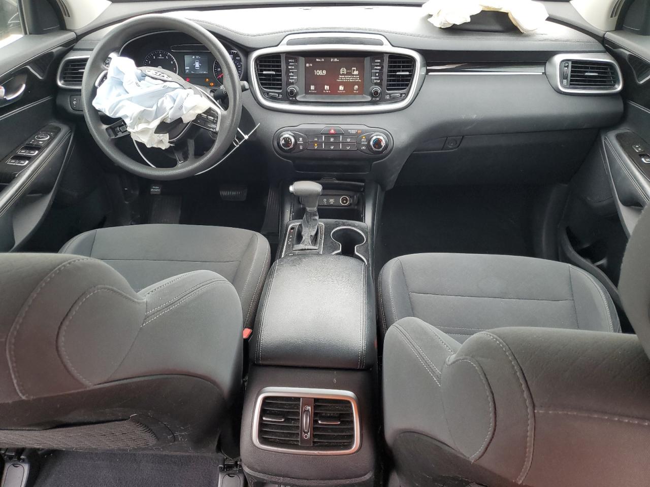 2019 KIA Sorento VIN 5XYPG4A31KG508713 Copart auction photo, front end / minor dent/scratches damage thumbnail 8
