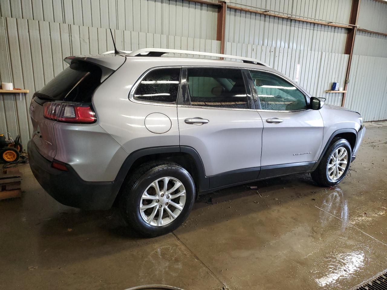 2019 Jeep Grand Cherokee VIN 1C4PJMCB2KD394824 Copart auction photo, front end damage thumbnail 3