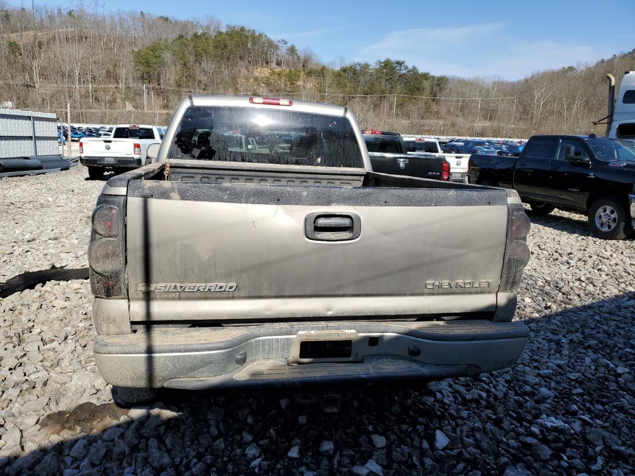 2003 Chevrolet Silverado VIN 1GCHK23U83F127250 Copart auction photo, water/flood damage thumbnail 6