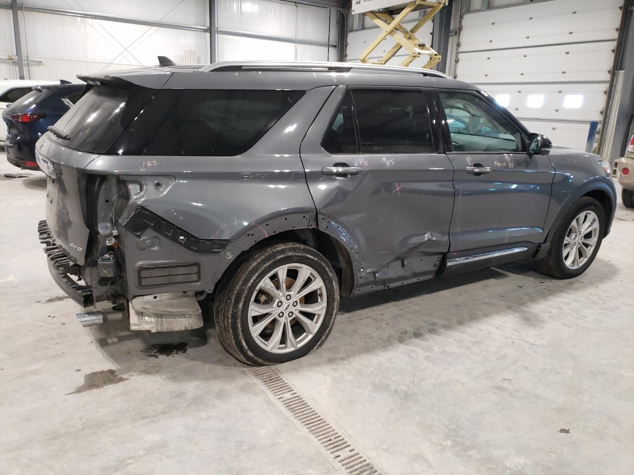 2022 Ford Explorer VIN 1FMSK8FH3NGB18679 Copart auction photo, rear end / side damage thumbnail 3