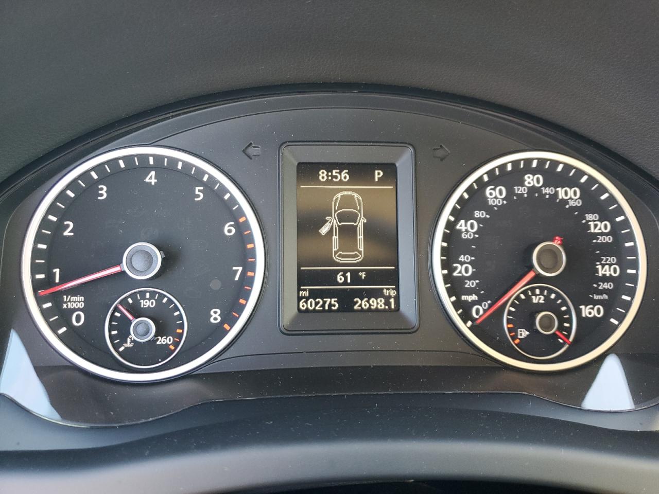 2017 Volkswagen Tiguan VIN WVGAV7AX8HK037738 Copart auction photo, front end / minor dent/scratches damage thumbnail 9