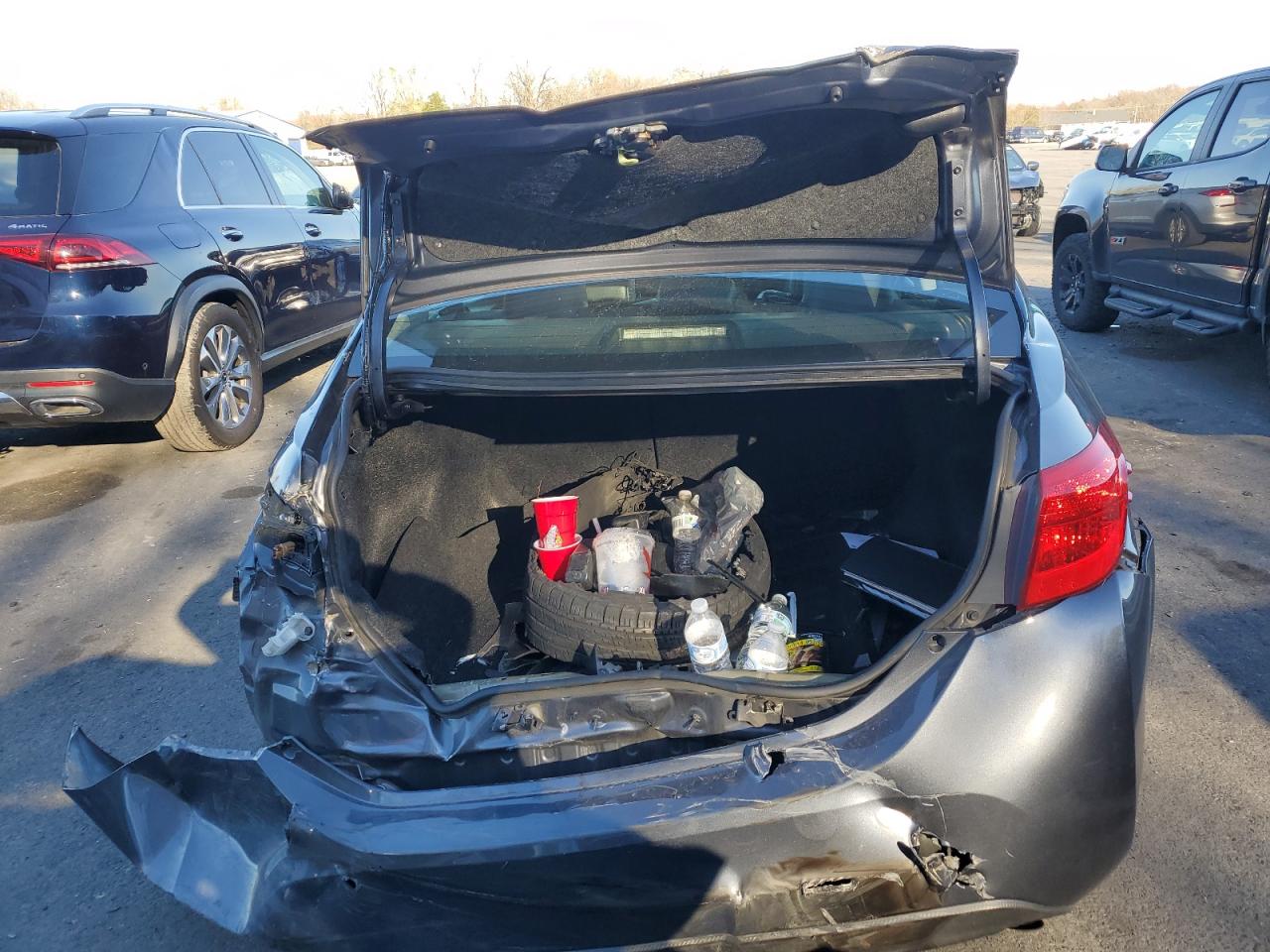 2018 Toyota Corolla VIN 5YFBURHE6JP804697 Copart auction photo, rear end / front end damage thumbnail 6