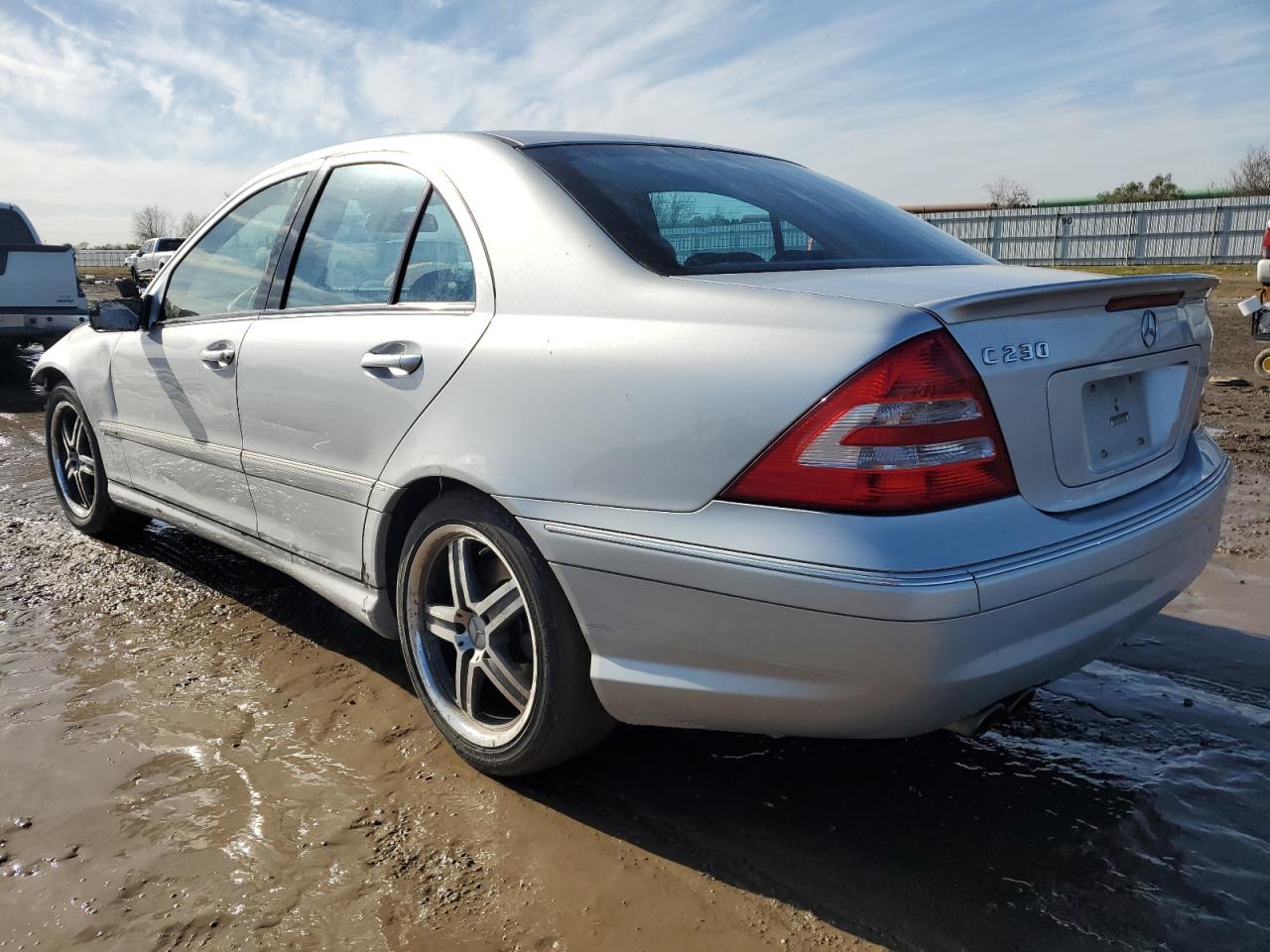2007 Mercedes-Benz C-klasse VIN WDBRF52H17E023241 Copart auction photo, front end / minor dent/scratches damage thumbnail 2