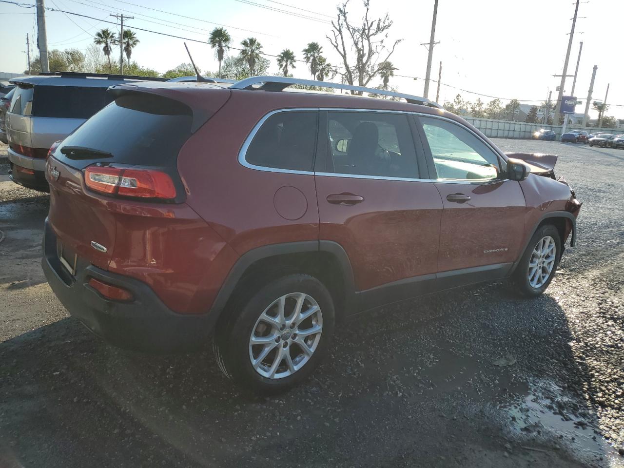 2017 Jeep Cherokee VIN 1C4PJLCB1HW645176 Copart auction photo, front end damage thumbnail 3