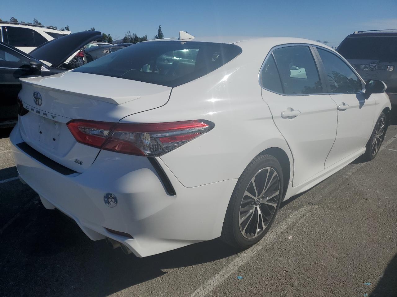 2018 Toyota Camry VIN 4T1B11HK9JU627691 Copart auction photo, front end damage thumbnail 3