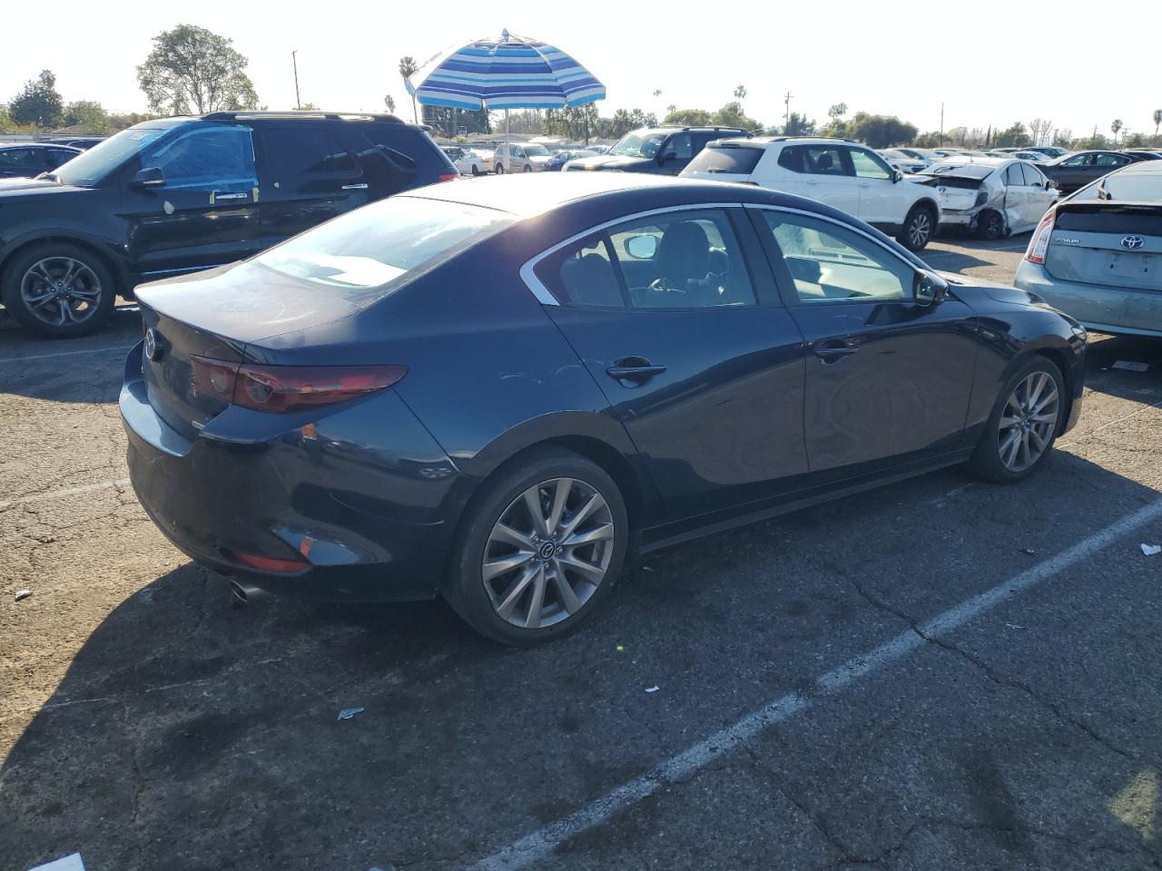 2021 Mazda 3 VIN JM1BPACL5M1304957 Copart auction photo, front end / minor dent/scratches damage thumbnail 3