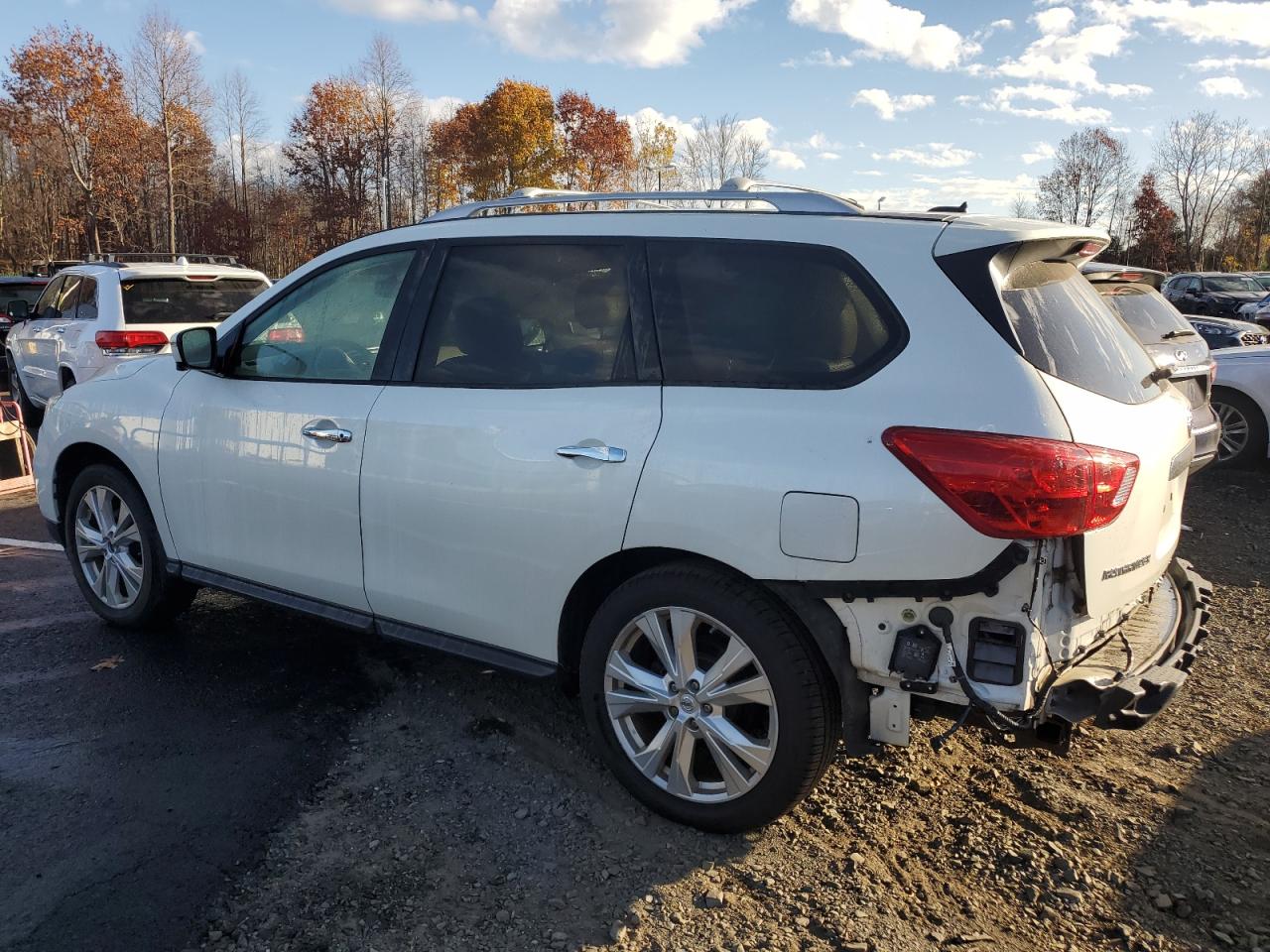 2018 Nissan Pathfinder VIN 5N1DR2MM6JC612473 Copart auction photo, rear end / minor dent/scratches damage thumbnail 2
