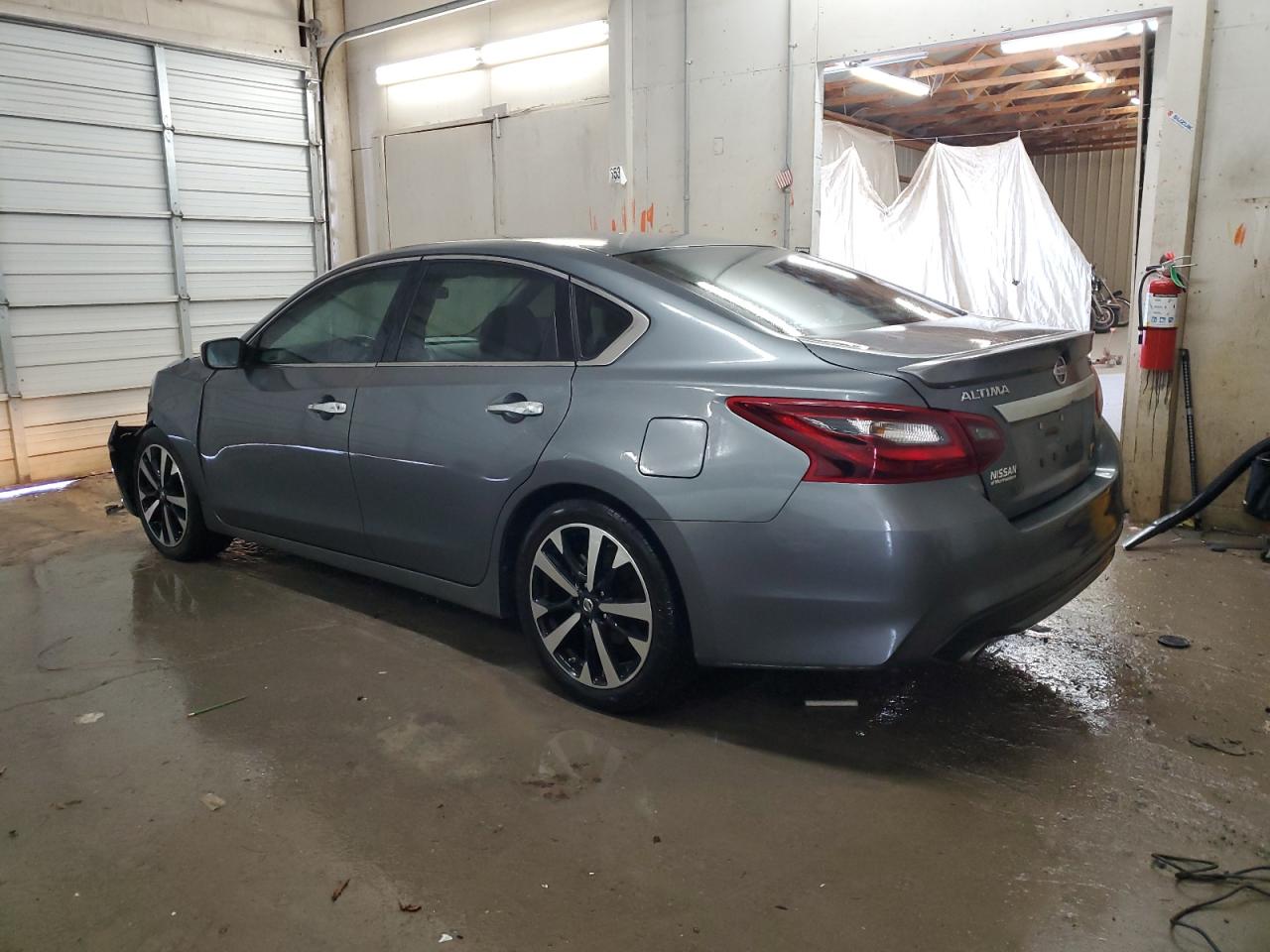2018 Nissan Altima VIN 1N4AL3AP0JC230488 Copart auction photo, front end / minor dent/scratches damage thumbnail 2