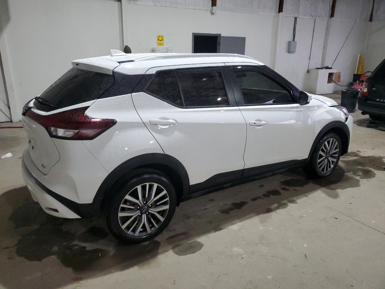 2024 Nissan Kicks VIN 3N1CP5CV3RL567691 Copart auction photo, front end damage thumbnail 3
