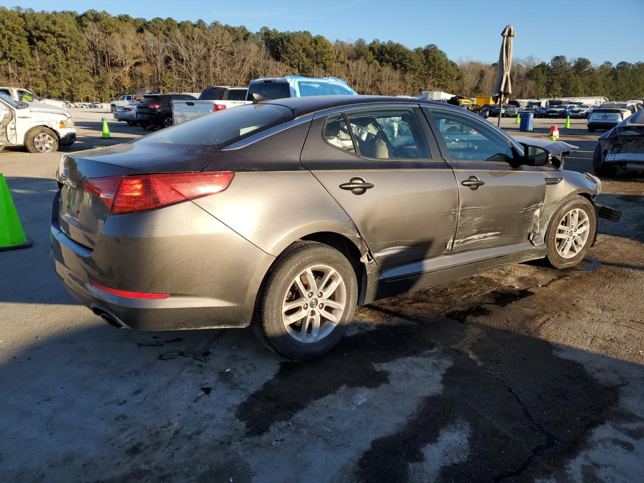 2011 KIA Optima VIN KNAGM4A73B5147597 Copart auction photo, all over damage thumbnail 3