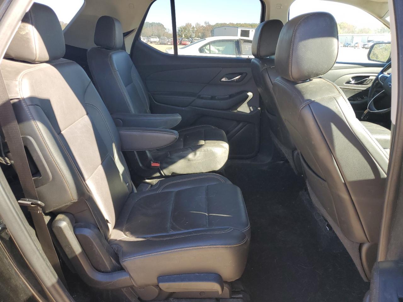 2021 Chevrolet Traverse VIN 1GNERJKW8MJ246031 Copart auction photo, front end / side damage thumbnail 11