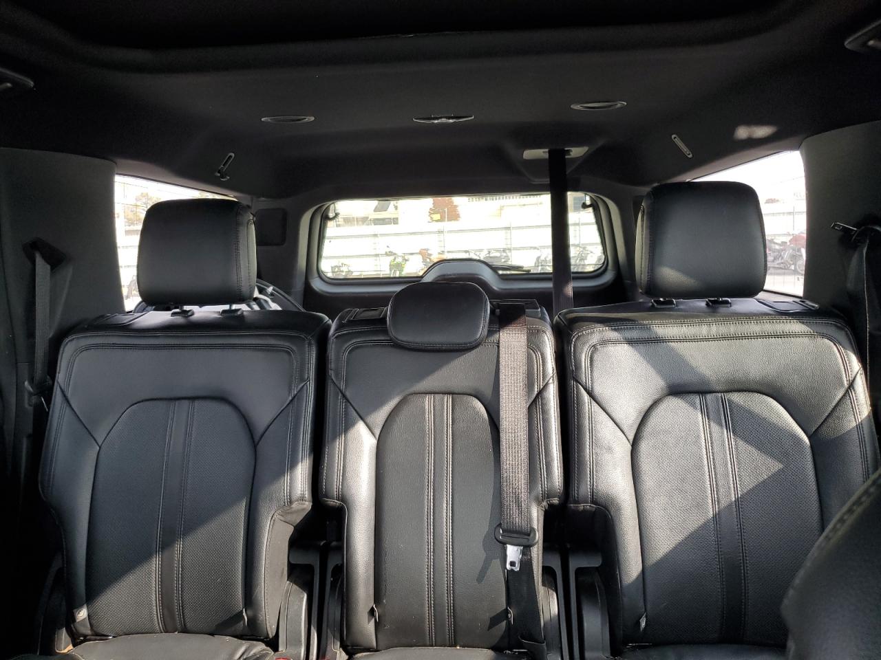 2020 Ford Expedition VIN 1FMJK1KT1LEA19588 Copart auction photo, front end / minor dent/scratches damage thumbnail 10