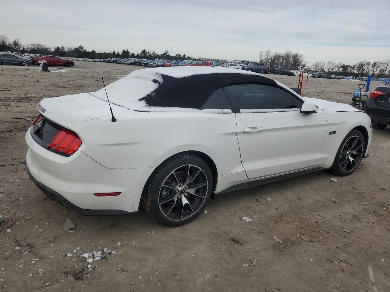 2022 Ford Mustang VIN 1FATP8UD6N5125931 Copart auction photo, front end / minor dent/scratches damage thumbnail 3