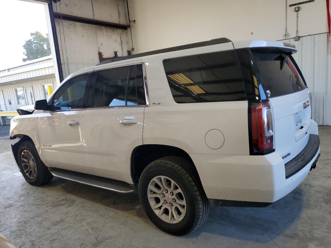 2016 GMC Yukon VIN 1GKS1AKC4GR269969 Copart auction photo, front end damage thumbnail 2