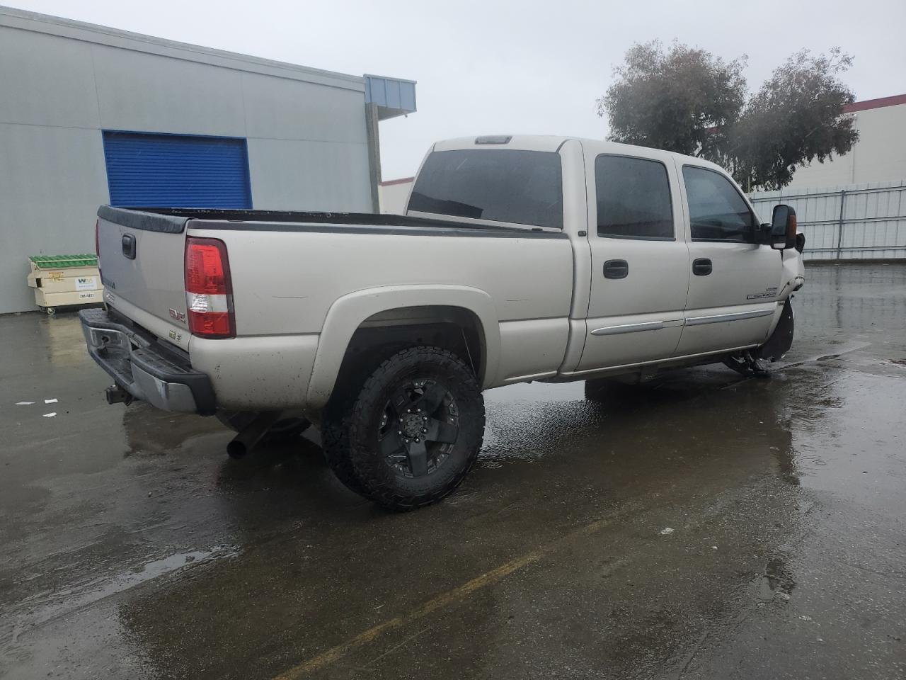 2006 GMC Sierra VIN 1GTHK23D46F147077 Copart auction photo, front end damage thumbnail 3
