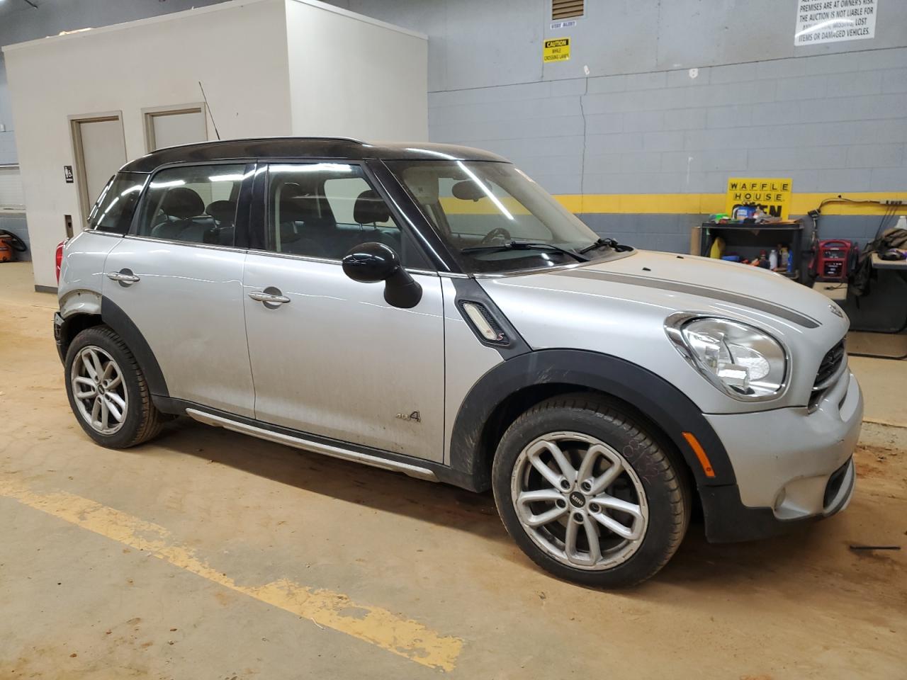 2015 MINI Cooper VIN WMWZC5C53FWP47744 Copart auction photo, rear end damage thumbnail 4