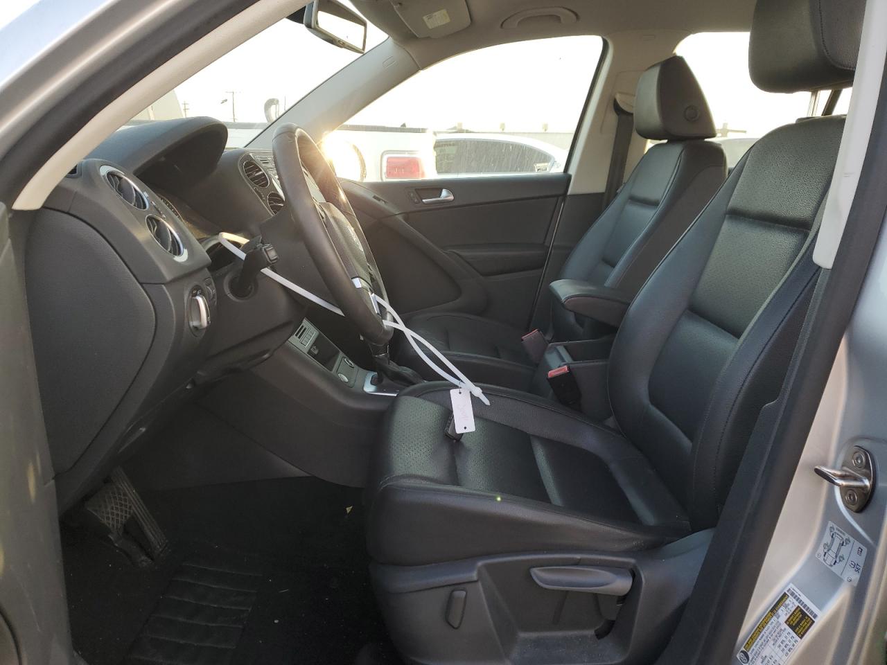 2017 Volkswagen Tiguan VIN WVGAV7AX0HK023235 Copart auction photo, all over damage thumbnail 7