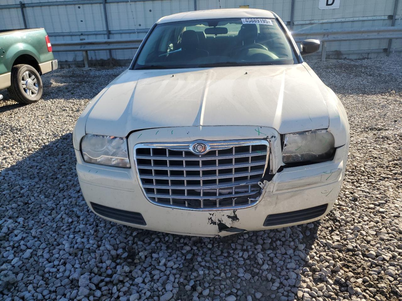 2008 Chrysler 300 VIN 2C3KA43R38H105313 Copart auction photo, front end damage thumbnail 5