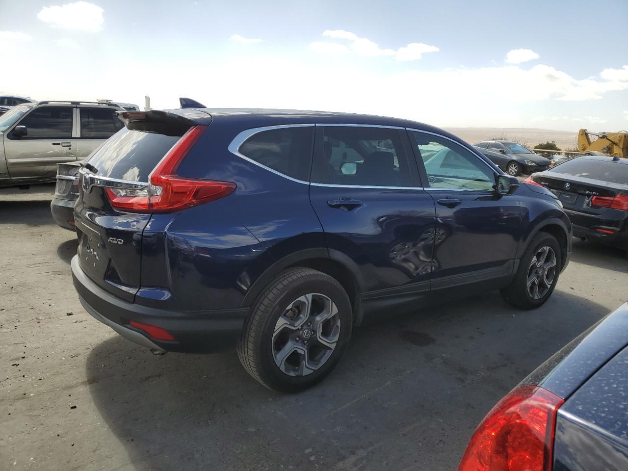 2018 Honda CR-V VIN 7FARW2H52JE092835 Copart auction photo, all over / minor dent/scratches damage thumbnail 3