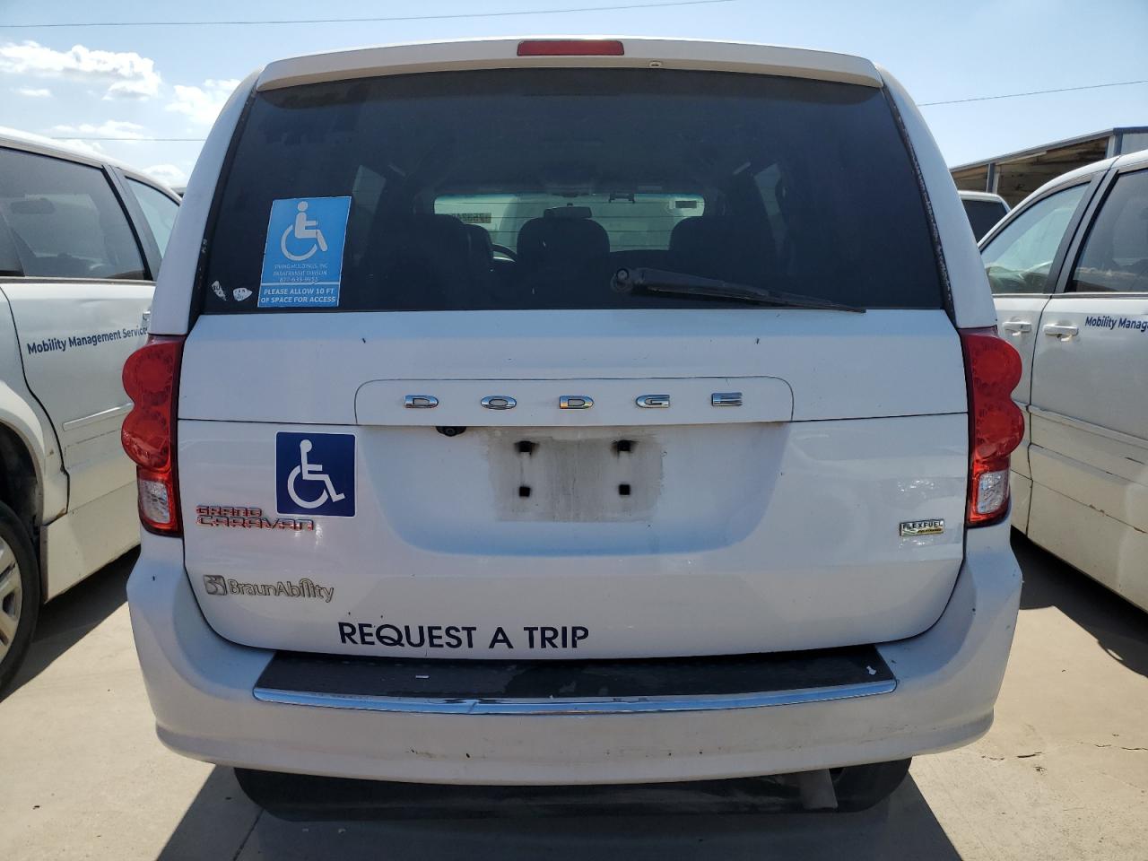 2017 Dodge Caravan VIN 2C4RDGBG0HR758789 Copart auction photo, minor dent/scratches damage thumbnail 6