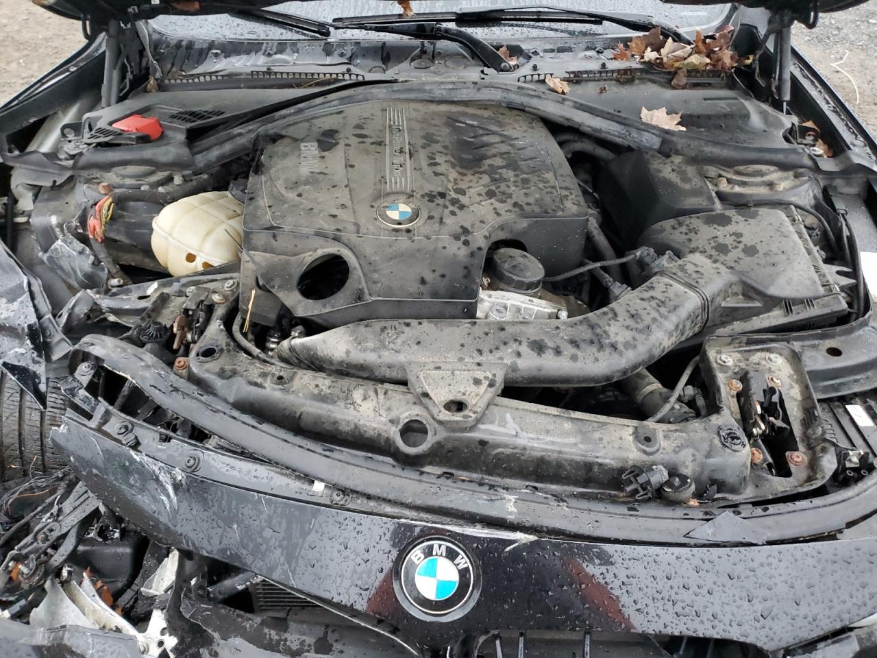 2015 BMW 3er VIN WBA3B9G58FNR94161 Copart auction photo, front end damage thumbnail 11