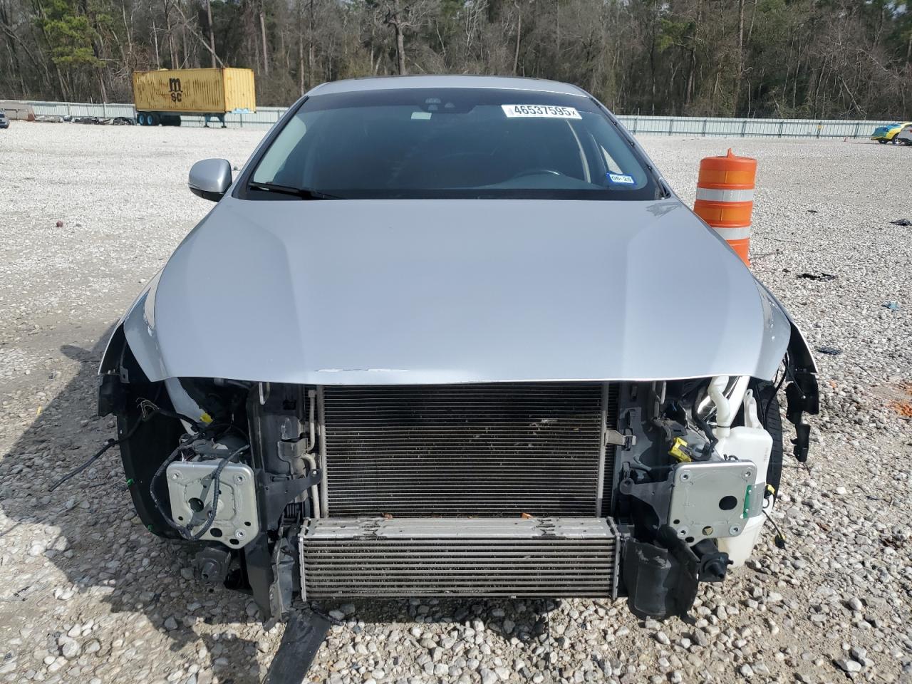 2017 Volvo S60 VIN LYV402HM0HB148538 Copart auction photo, front end / minor dent/scratches damage thumbnail 5