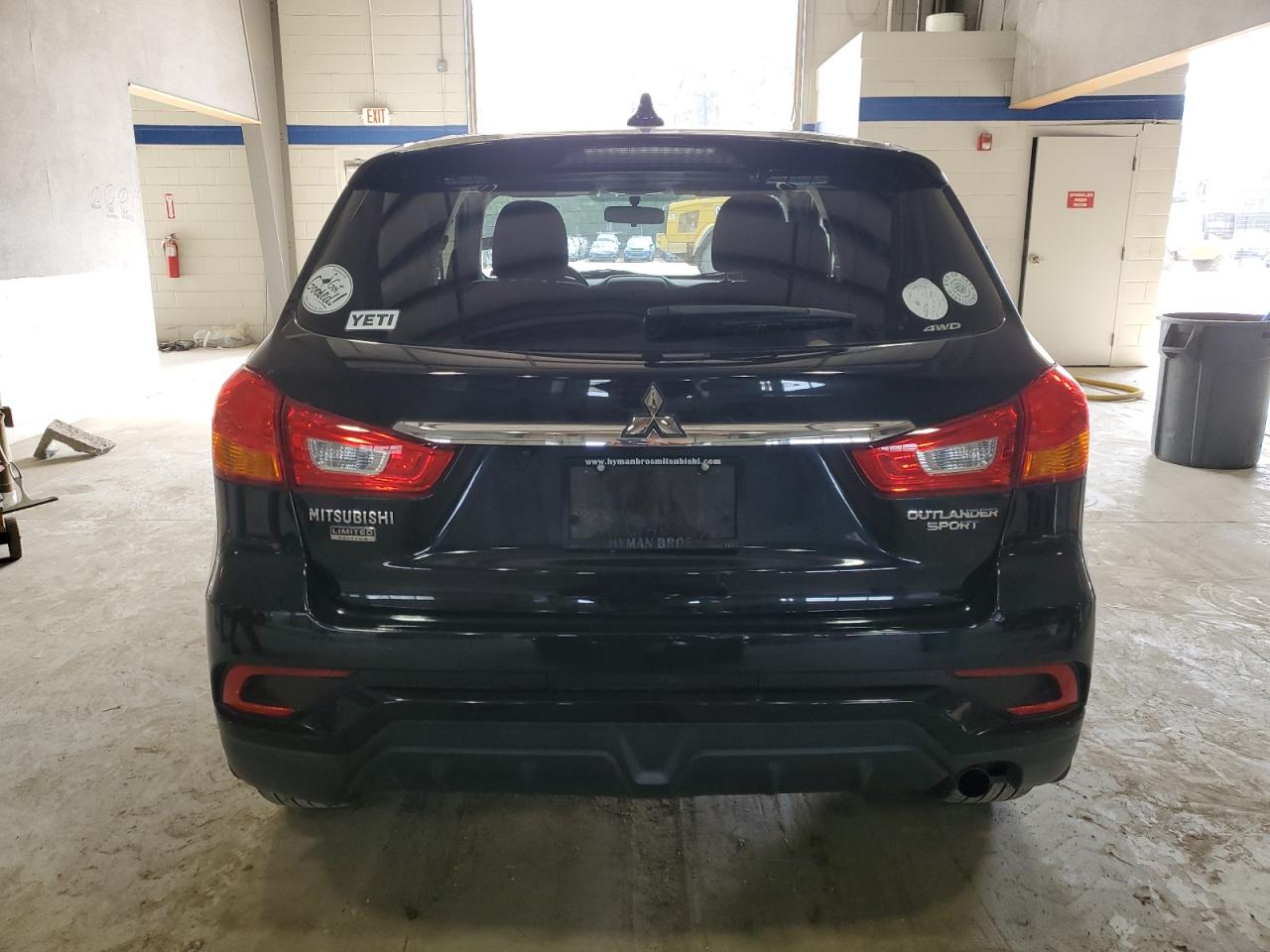 2018 Mitsubishi Outlander VIN JA4AR3AU0JU005653 Copart auction photo, side damage thumbnail 6