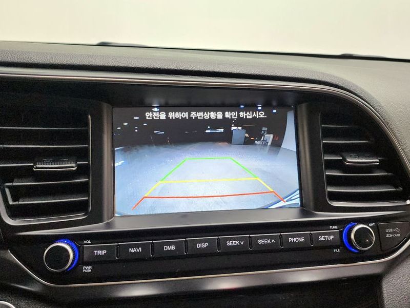 2019 Hyundai Avante VIN KMHD641EELU992377 Encar auction photo thumbnail 19