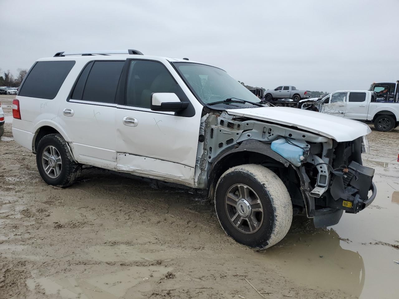 2017 Ford Expedition VIN 1FMJU1KT4HEA25435 Copart auction photo, side / front end damage thumbnail 4