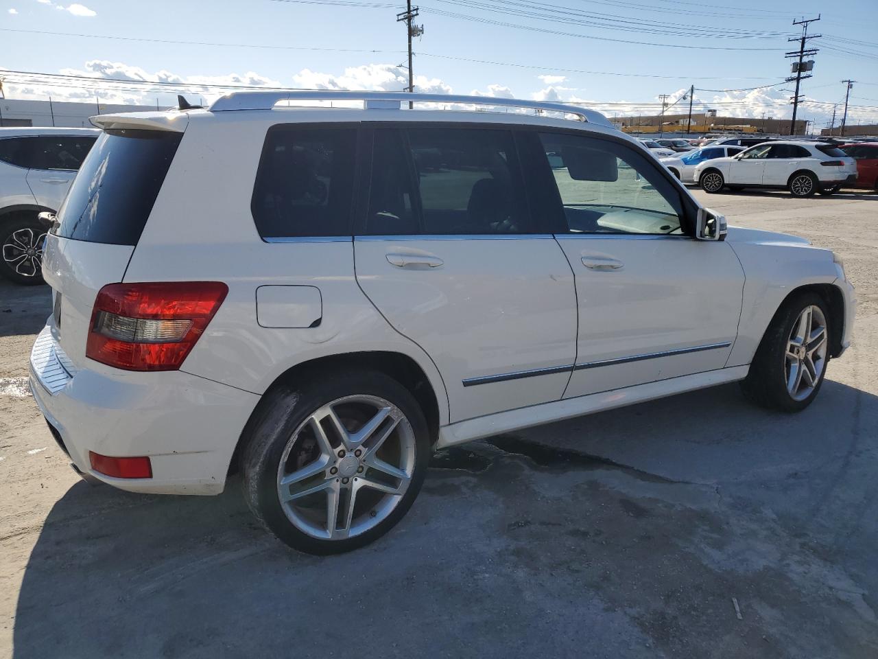 2012 Mercedes-Benz GLK-klasse VIN WDCGG5GB6CF810811 Copart auction photo, undercarriage damage thumbnail 3