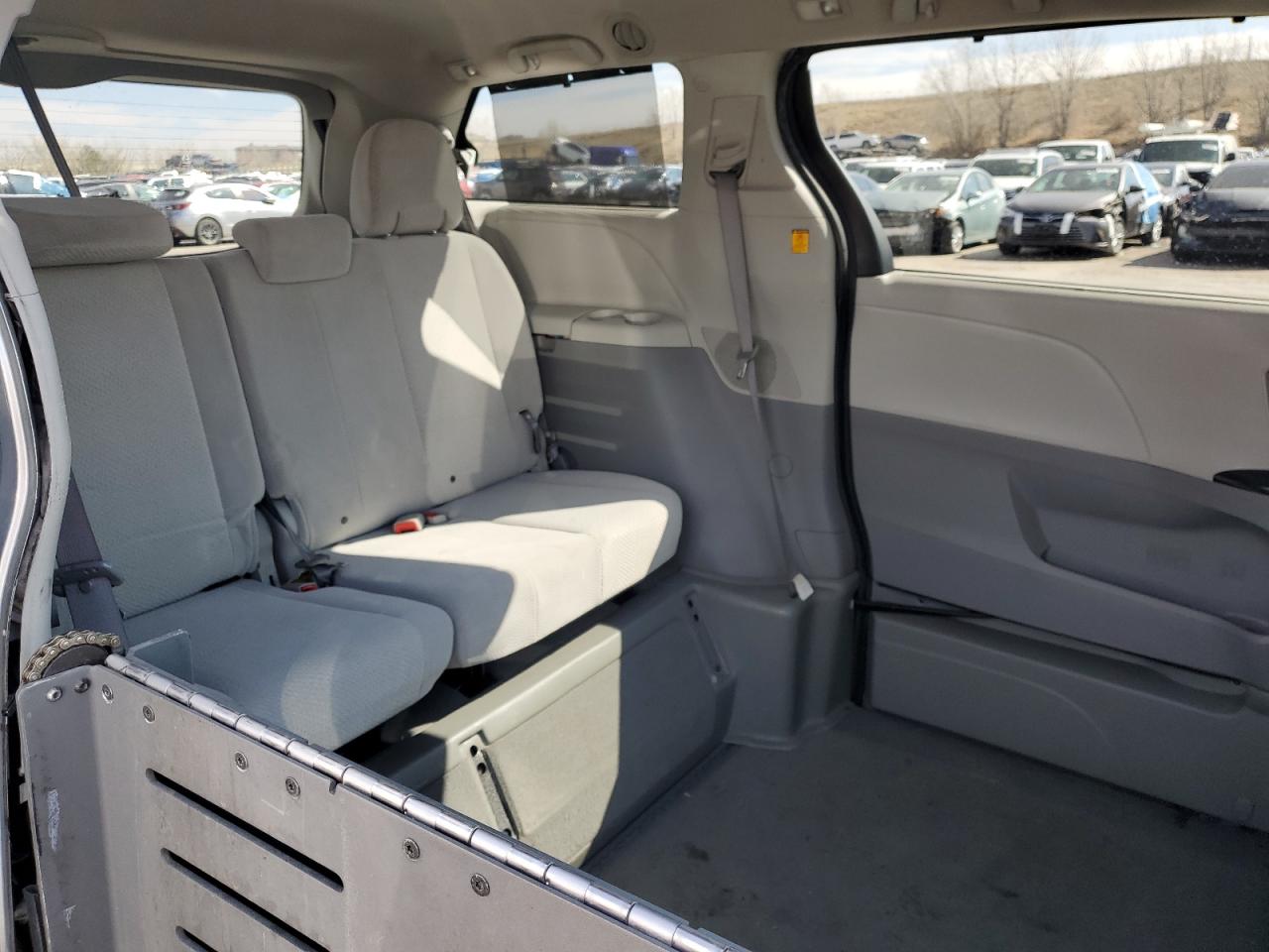 2011 Toyota Sienna VIN 5TDKK3DC5BS116576 Copart auction photo, rear end damage thumbnail 11
