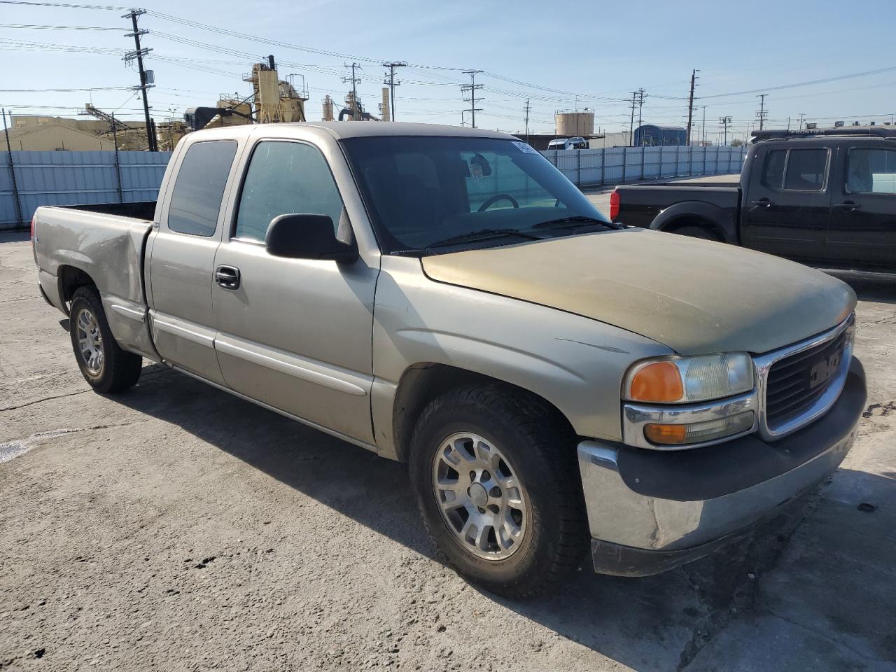2002 GMC Sierra VIN 2GTEC19V221182809 Copart auction photo, rear end / side damage thumbnail 4
