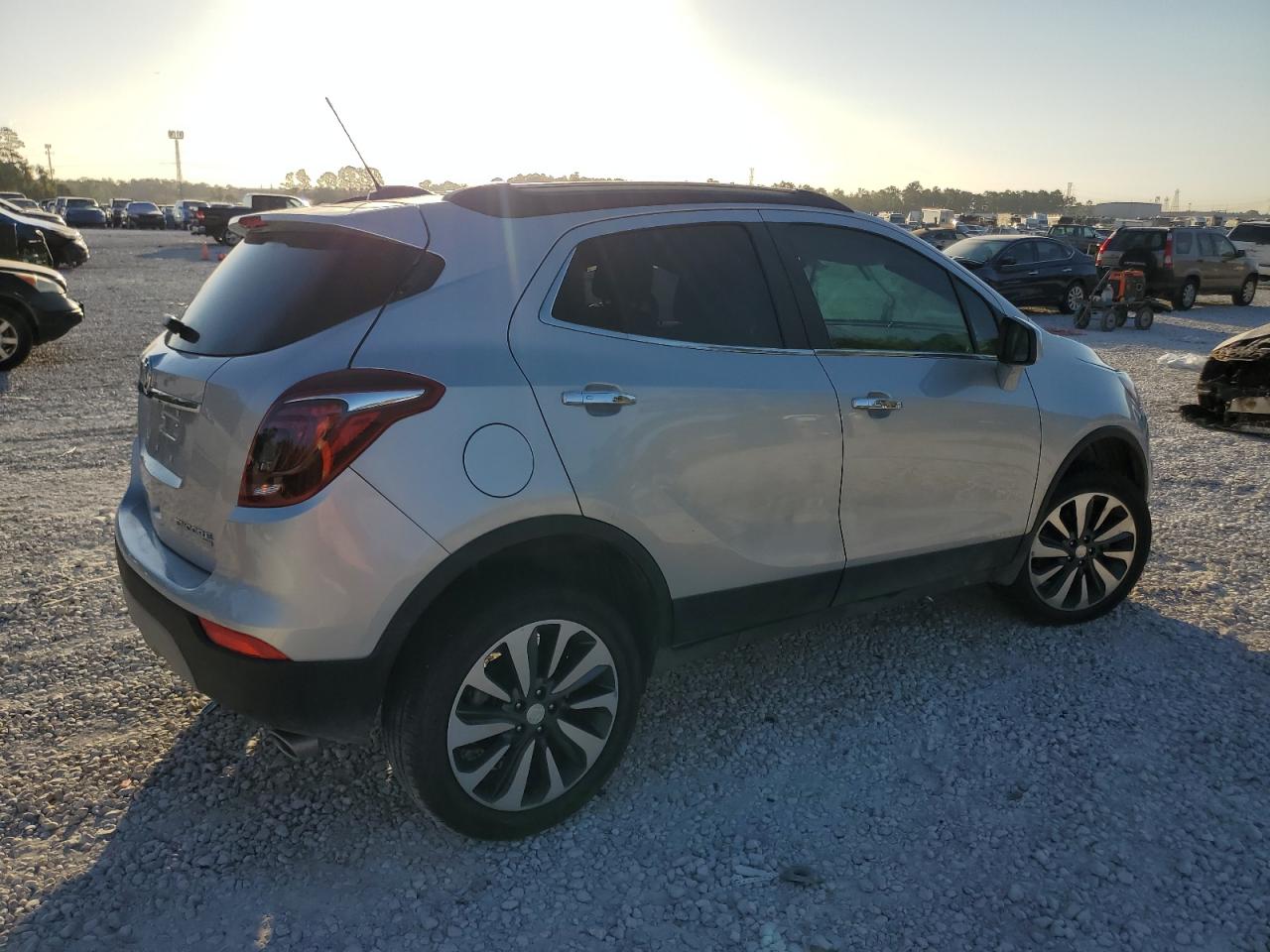 2022 Buick Encore VIN KL4CJESM0NB567970 Copart auction photo, side / front end damage thumbnail 3