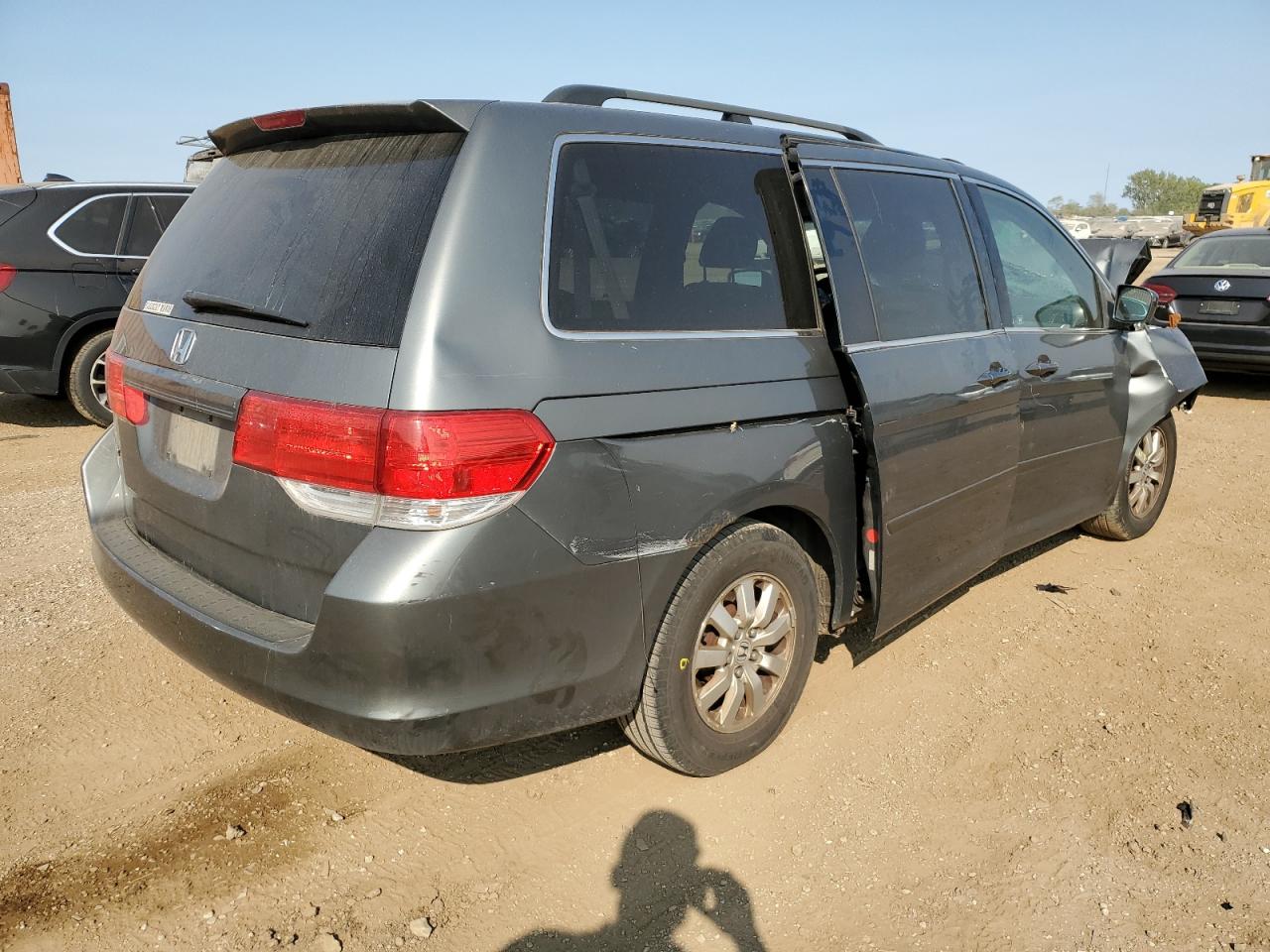 2008 Honda Odyssey VIN 5FNRL384X8B410714 Copart auction photo, front end / minor dent/scratches damage thumbnail 3