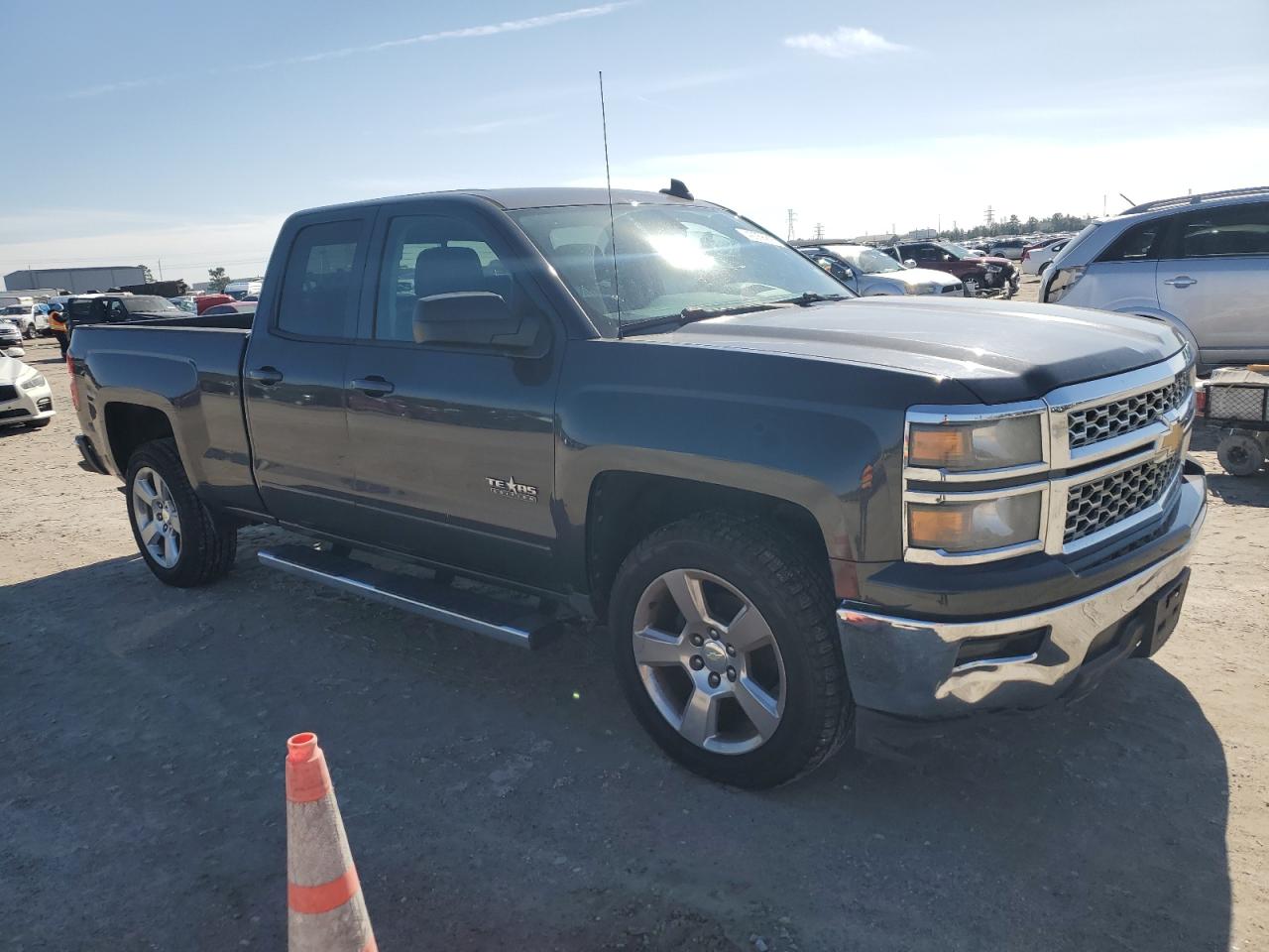 2015 Chevrolet Silverado VIN 1GCRCREC2FZ163100 Copart auction photo, front end damage thumbnail 4