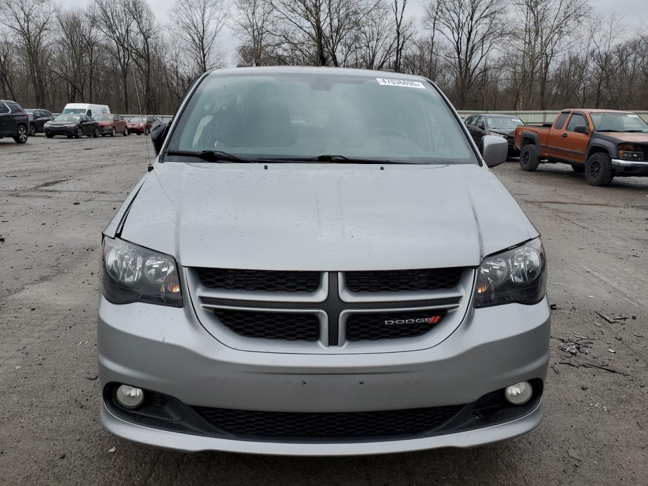 2018 Dodge Caravan VIN 2C4RDGEG8JR346315 Copart auction photo, side / front end damage thumbnail 5