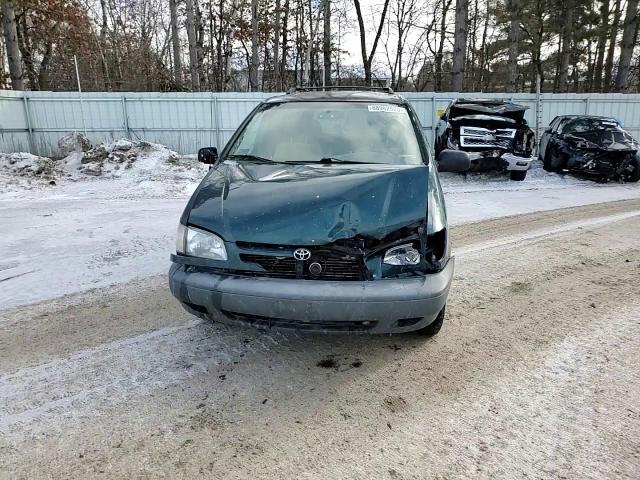 1998 Toyota Sienna VIN 4T3ZF13C0WU046109 Copart auction photo, front end damage thumbnail 12
