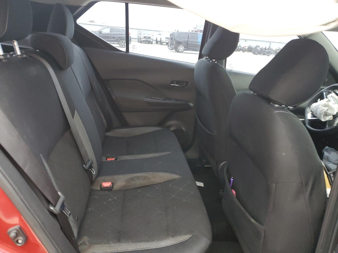 2018 Nissan Kicks VIN 3N1CP5CU2JL533060 Copart auction photo, side / minor dent/scratches damage thumbnail 11