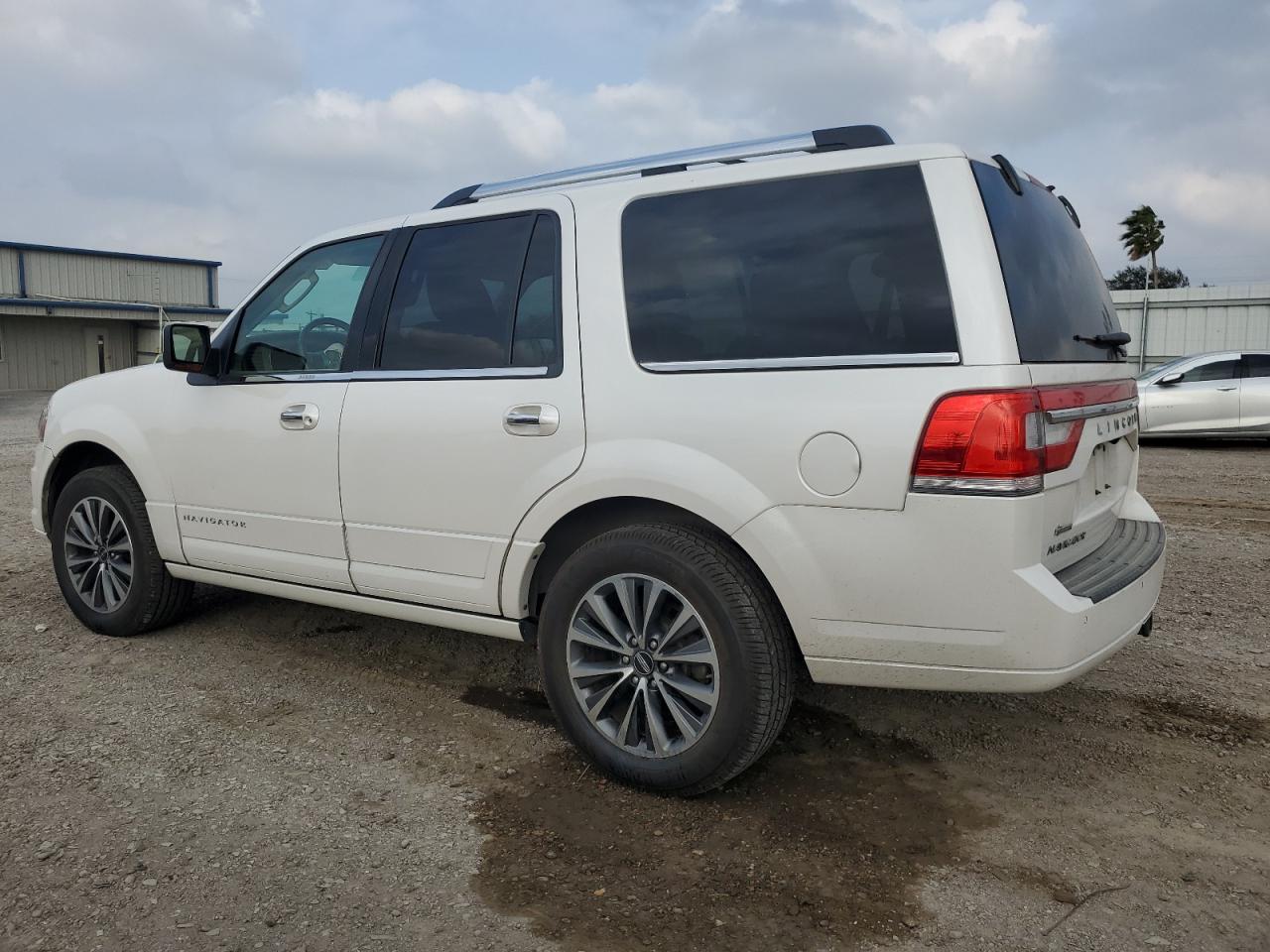 2017 Lincoln Navigator VIN 5LMJJ2HT7HEL14084 Copart auction photo, front end / minor dent/scratches damage thumbnail 2