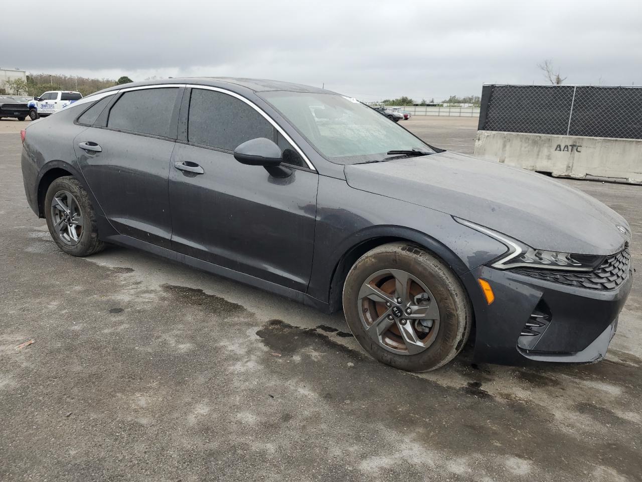 2021 KIA K5 VIN 5XXG14J27MG008636 Copart auction photo, minor dent/scratches damage thumbnail 4