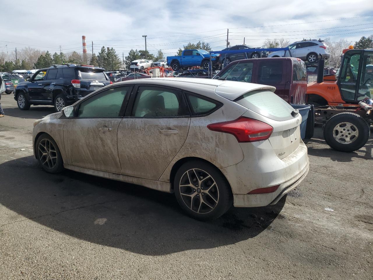 2016 Ford Focus VIN 1FADP3K27GL331444 Copart auction photo, minor dent/scratches damage thumbnail 2