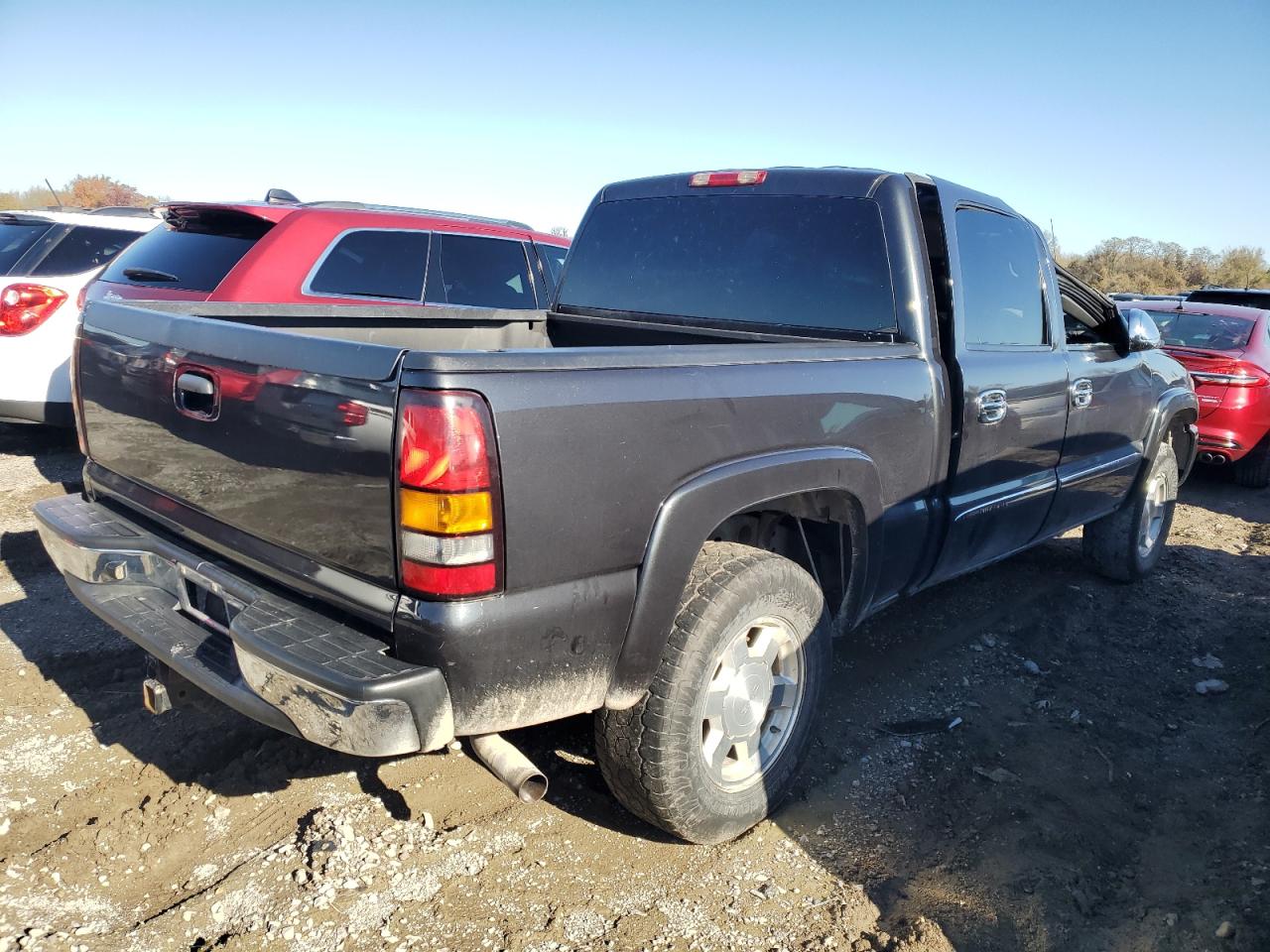 2005 GMC Sierra VIN 2GTEK13T751173294 Copart auction photo, rollover damage thumbnail 3