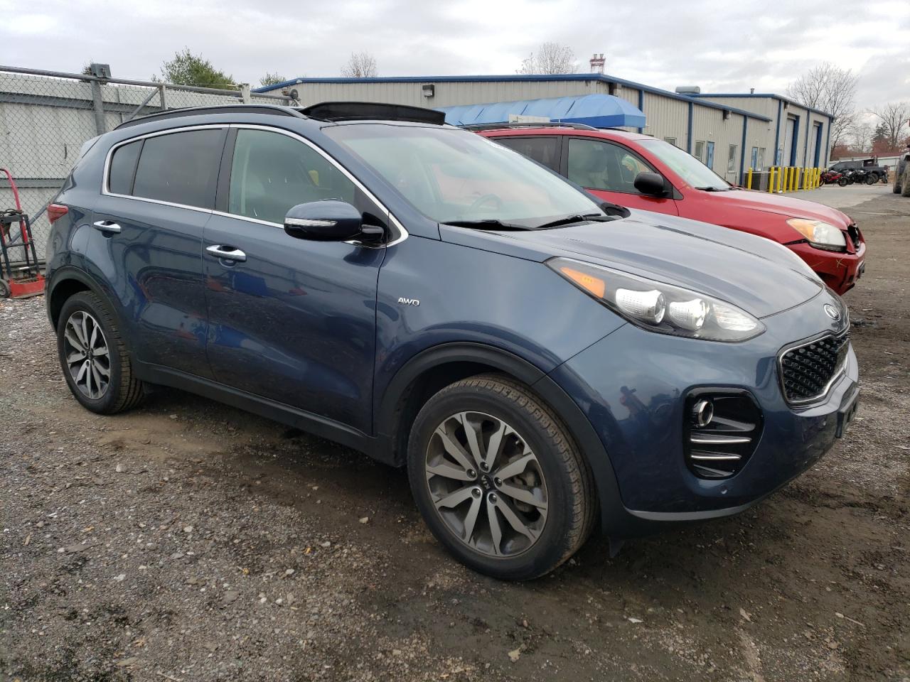 2018 KIA Sportage VIN KNDPNCAC6J7431042 Copart auction photo, minor dent/scratches damage thumbnail 4
