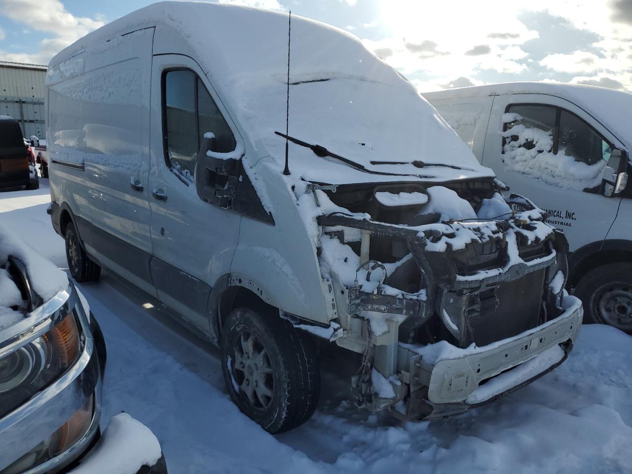 2015 Ford Transit VIN 1FTYR2CM3FKB21749 Copart auction photo, side / front end damage thumbnail 4