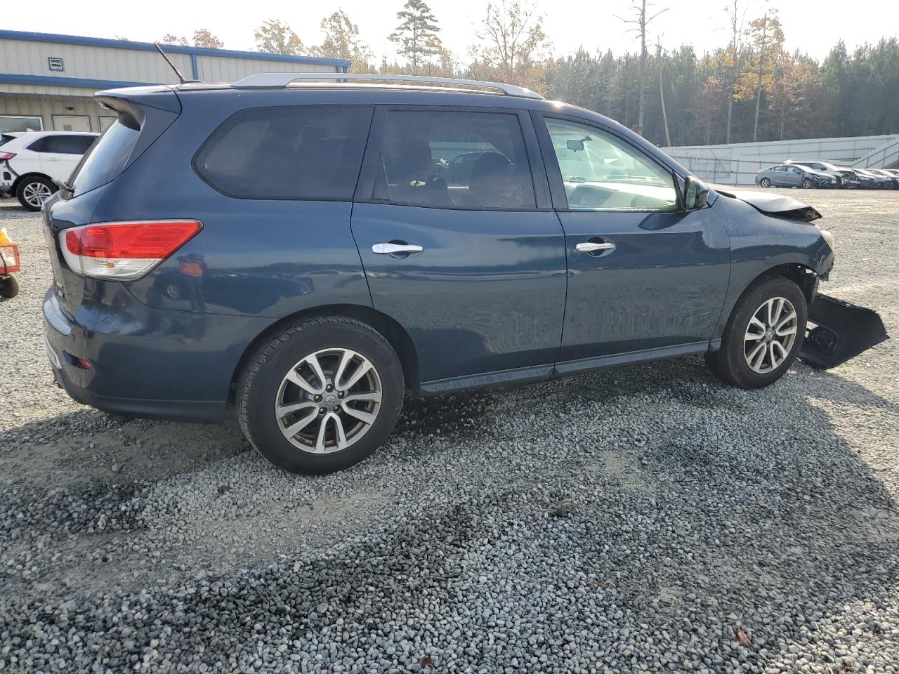 2013 Nissan Pathfinder VIN 5N1AR2MM4DC620319 Copart auction photo, front end / side damage thumbnail 3