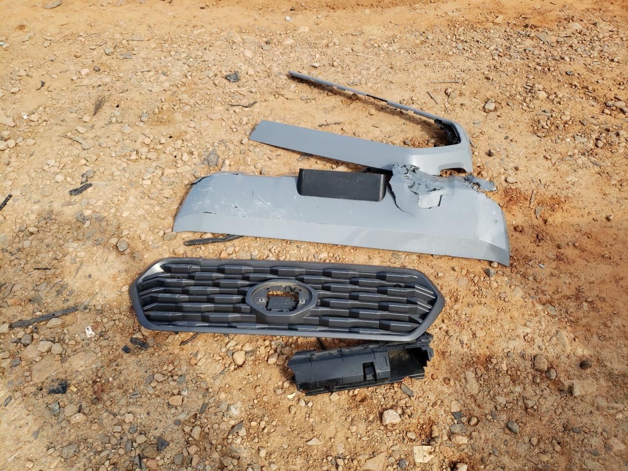 2020 Toyota Tacoma VIN 5TFCZ5AN4LX225401 Copart auction photo, front end / mechanical damage thumbnail 14