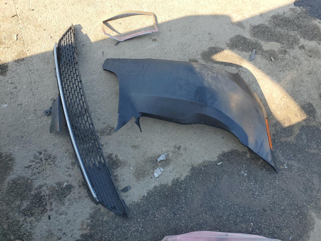 2015 Chrysler 300 VIN 2C3CCAAG8FH931618 Copart auction photo, front end damage thumbnail 12