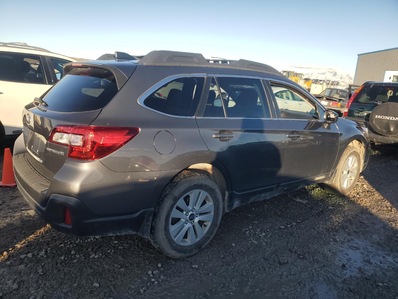 2018 Subaru Outback VIN 4S4BSACC9J3372009 Copart auction photo, all over damage thumbnail 3