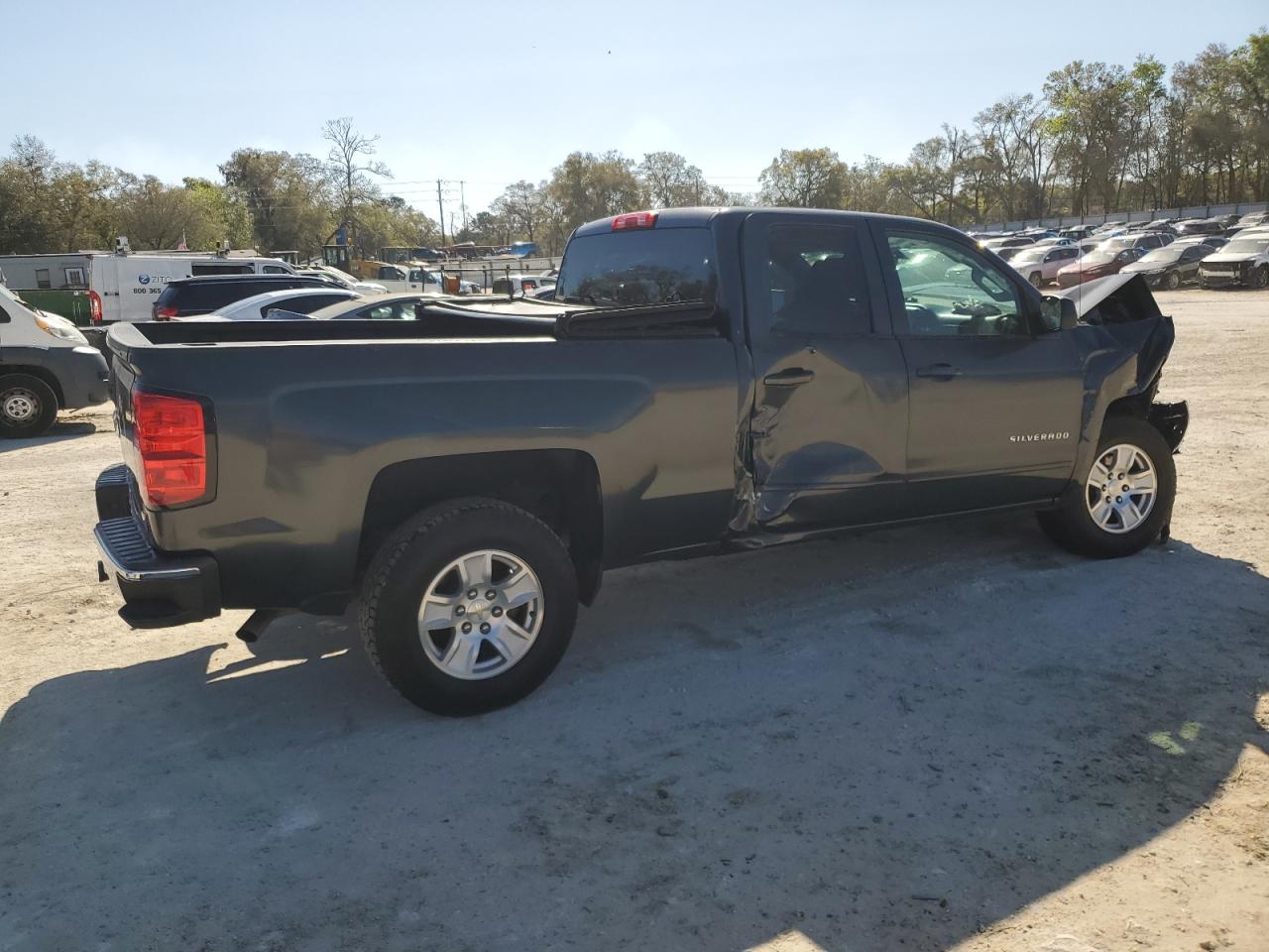 2018 Chevrolet Silverado VIN 1GCRCREC7JZ173842 Copart auction photo, front end / side damage thumbnail 3