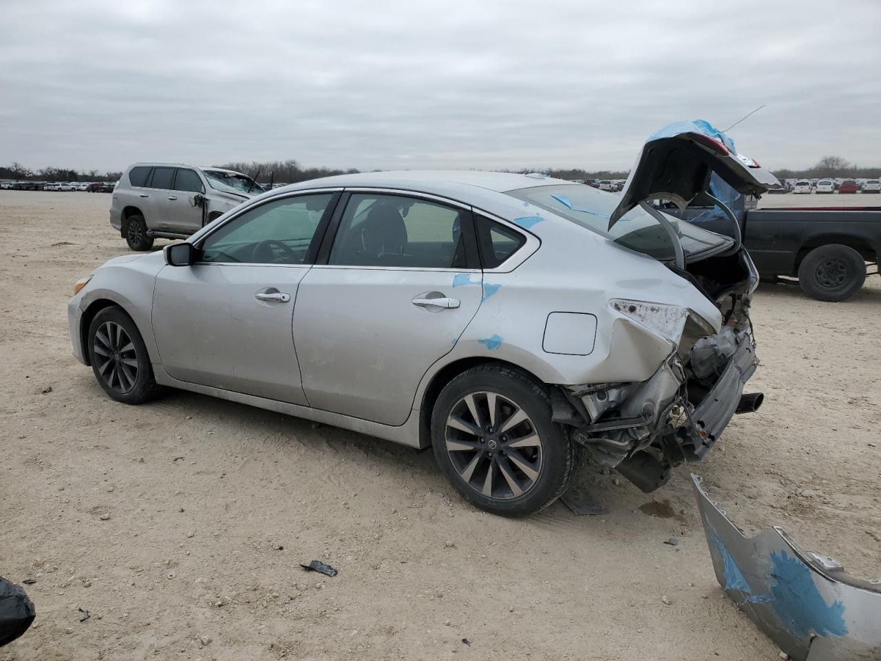 2017 Nissan Altima VIN 1N4AL3AP4HC211808 Copart auction photo, rear end / side damage thumbnail 2